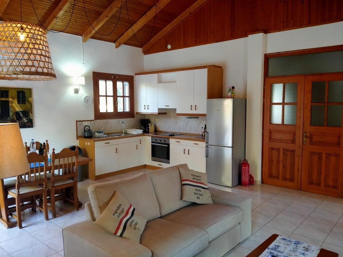 Bungalow Gialova Exterior photo