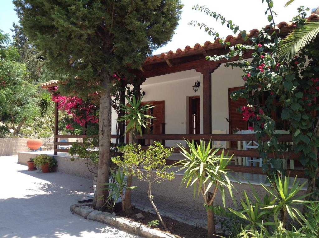 Bungalow Gialova Exterior photo